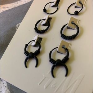 H&M matte black ear rings